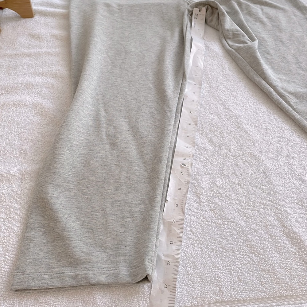 NWOT Victoria’s Secret Gray leggings Sz XL NEW rollover waistband Roomy Stretch - Picture 3 of 17